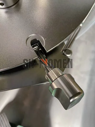 Hand locking nut non-separated device